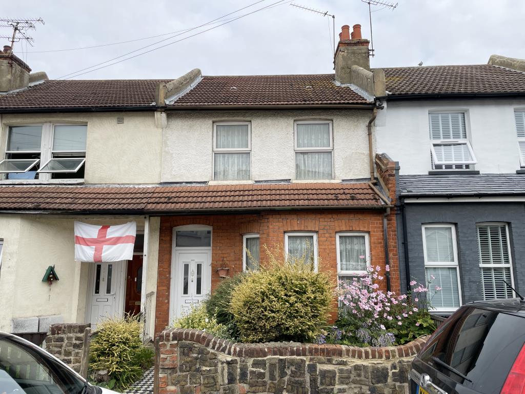 Lot: 5 - TWO-BEDROOM TERRACE HOUSE FOR IMPROVEMENT - front to property from street level